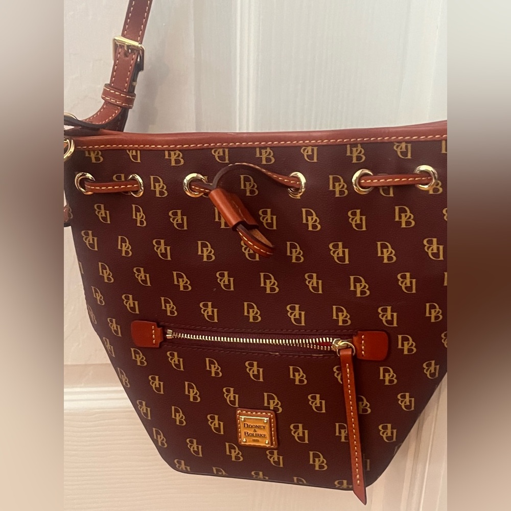 Dooney and Bourke Tasha burgundy purse